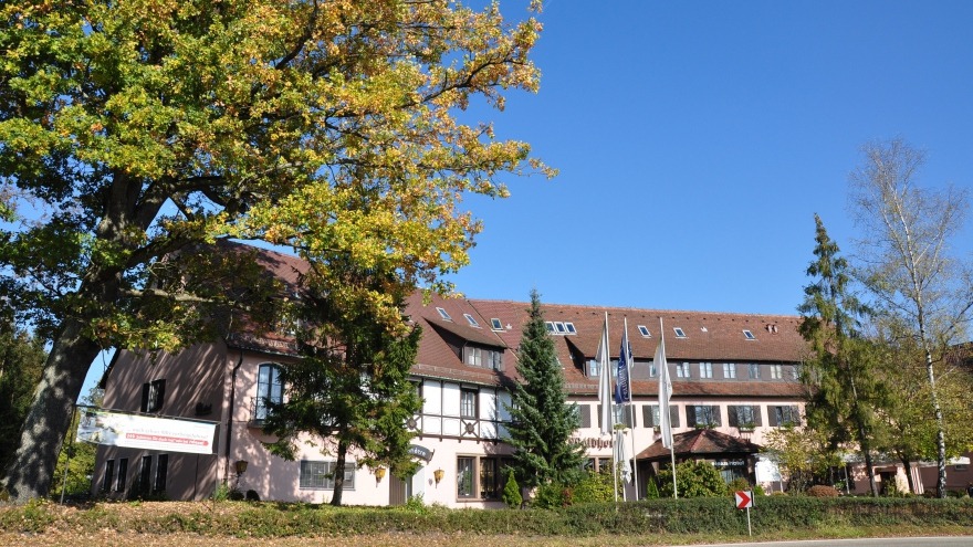 Außenansicht relexa Waldhotel Schatten